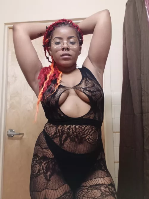 Am I thicc enough? 🥰 by Lildark_age