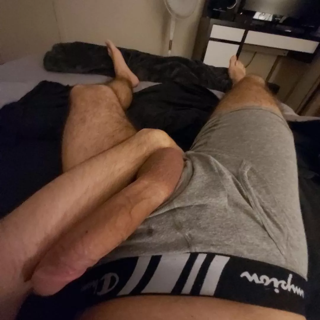 am i thick enough to be on here? 👀😳 posted by Logic-El-Verga