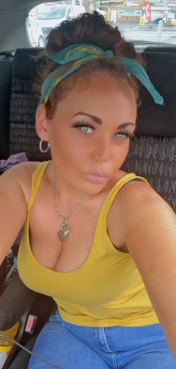 am i 🥰❤️😘 posted by Flashy-Accident8268