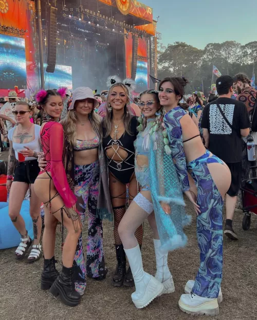 amazing sluts by siimple_code