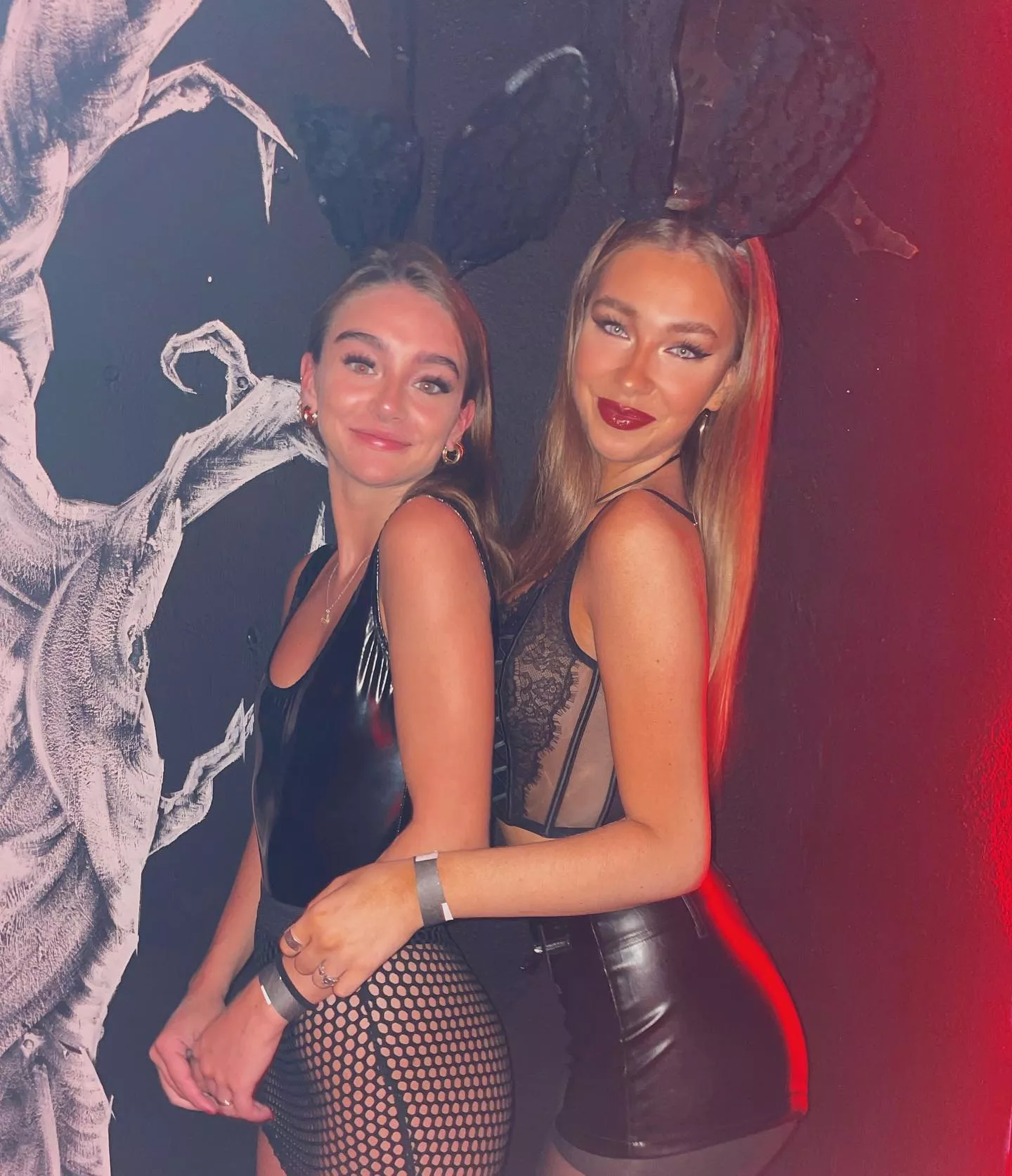 amazing sluts! posted by siimple_code