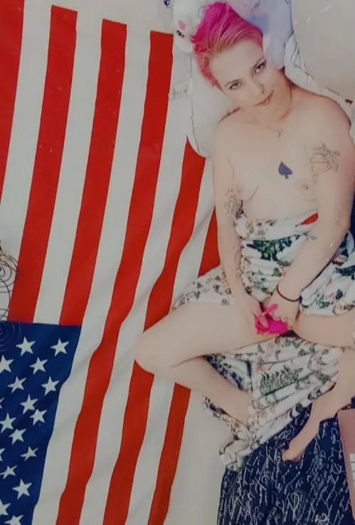 American SlutWife 😈 24 [F] posted by YouAreNotME97