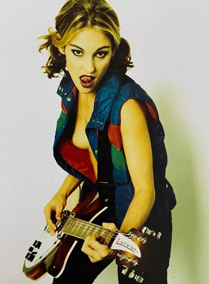 Amy Jo Johnson - Pink Power Ranger oops posted by nolaguy777