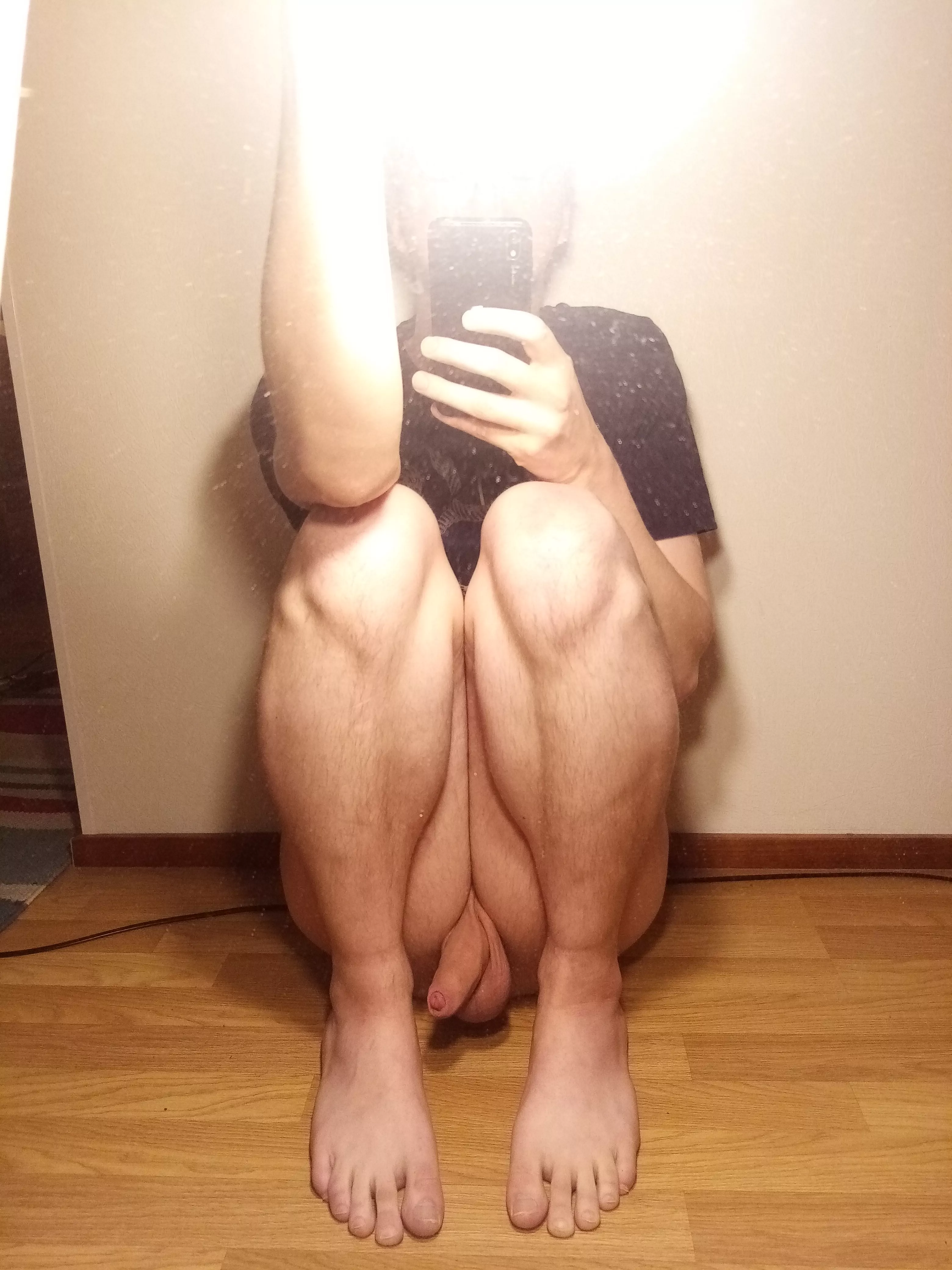 An experimental squatting pose >:) posted by restless-in-the-dark