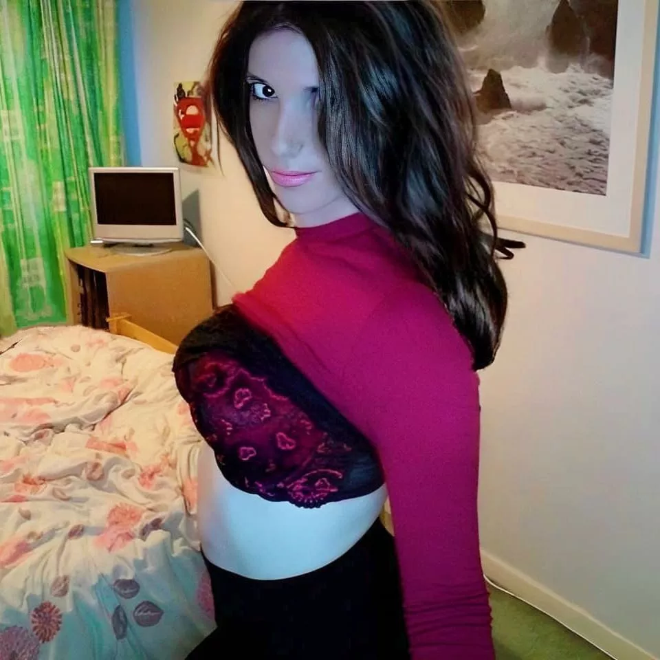 An oldie but a goodie! 💁🏻‍♀️💋 posted by AlyssaBubbleButt