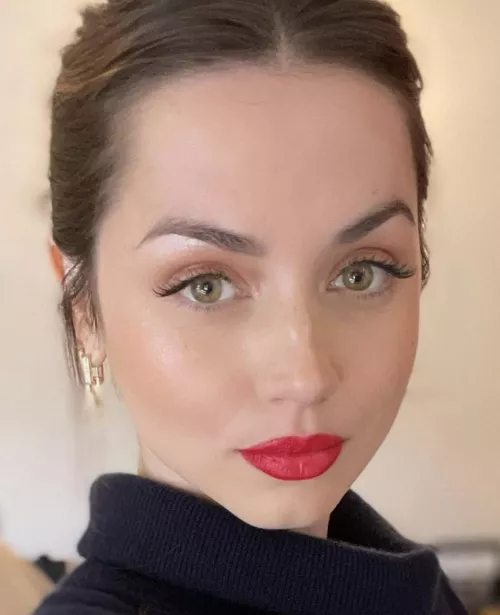 Ana de Armas by demigorgen