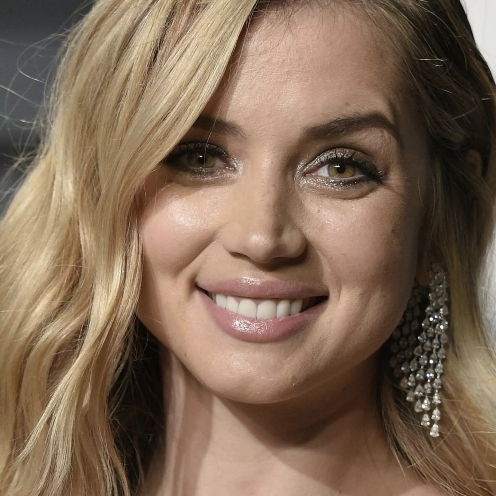 Ana de Armas posted by Yeah_Yes128