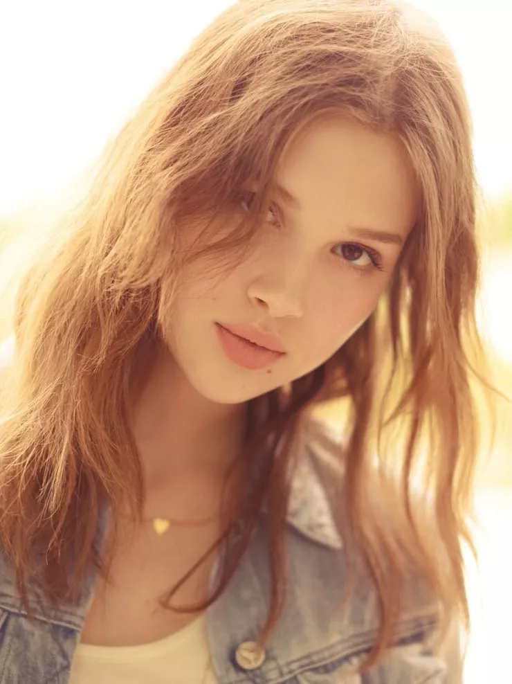 Anais Pouliot posted by ECTO1984