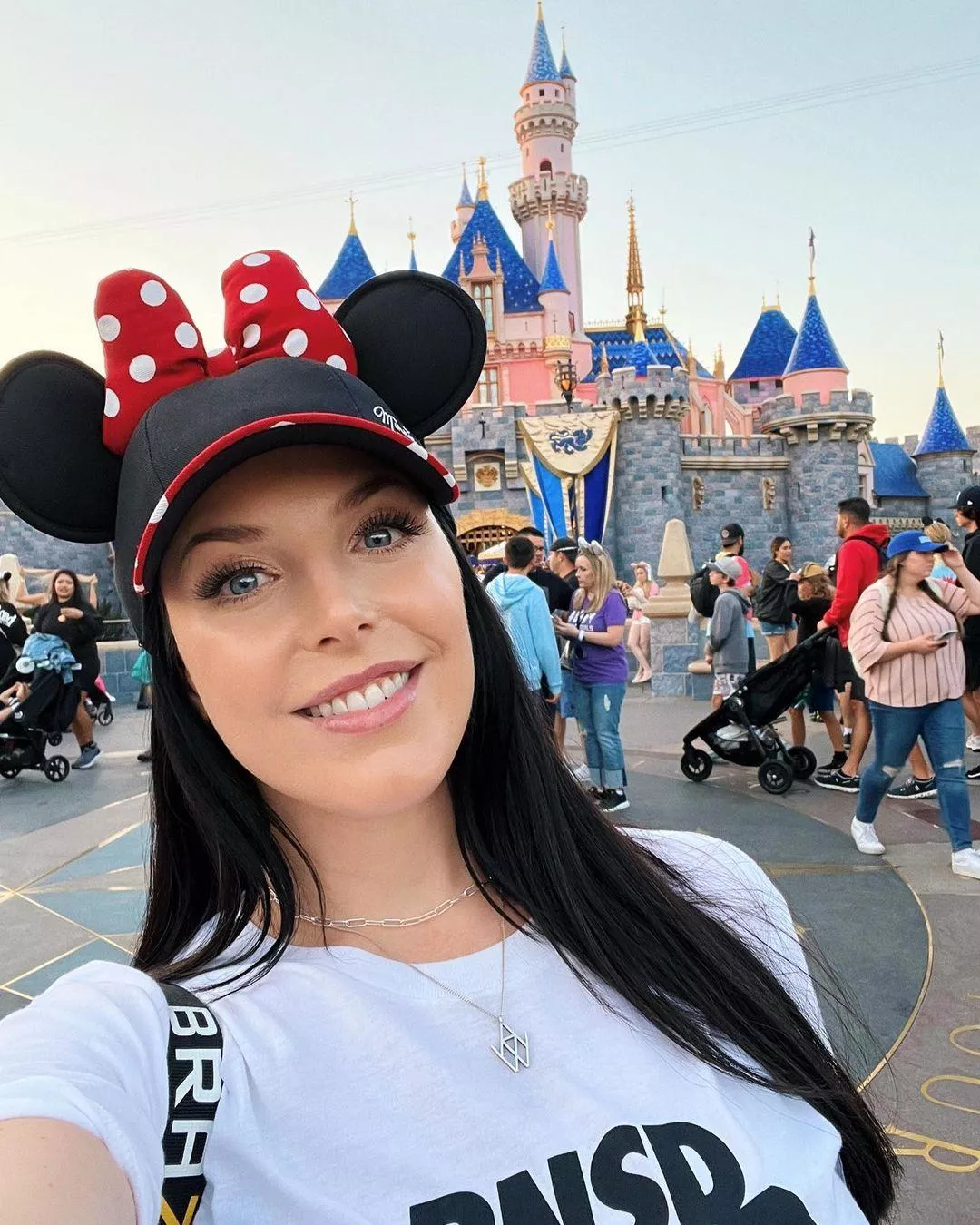 ANGELA WHITE (@theangelawhite) [Instagram] posted by Maxwell-95