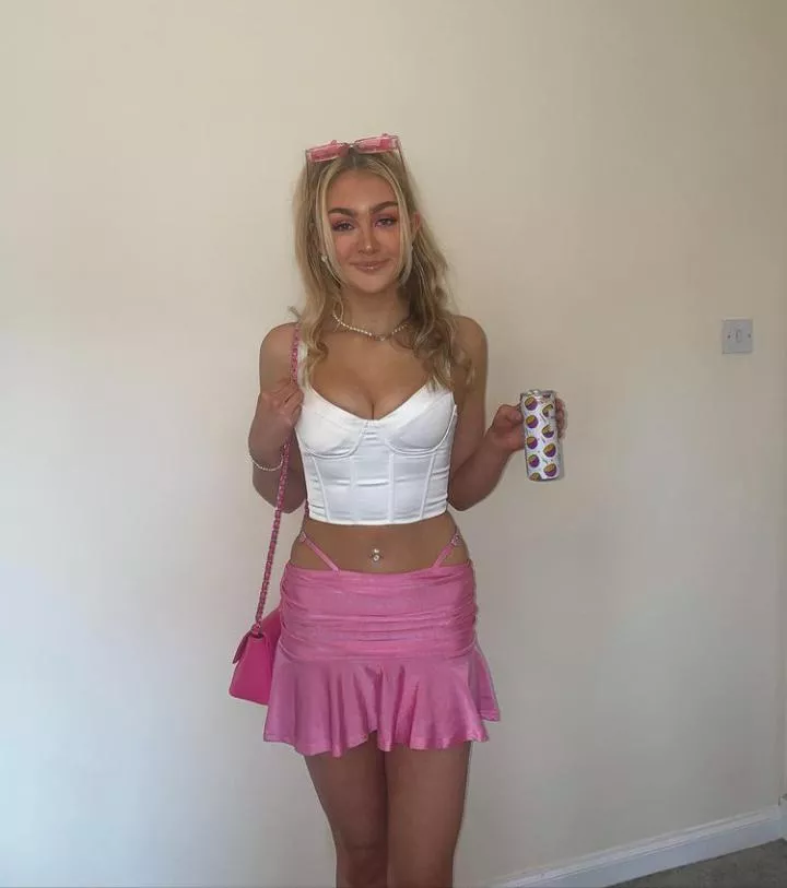 Anna posted by corruptusextremis