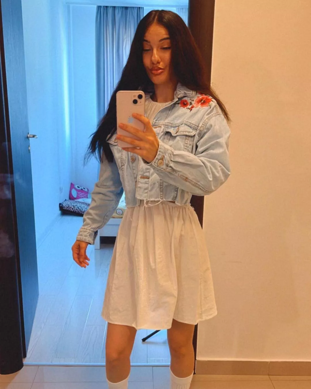 anna_iuliana_ (@anna_iuliana_) [Instagram] posted by Maxwell-95