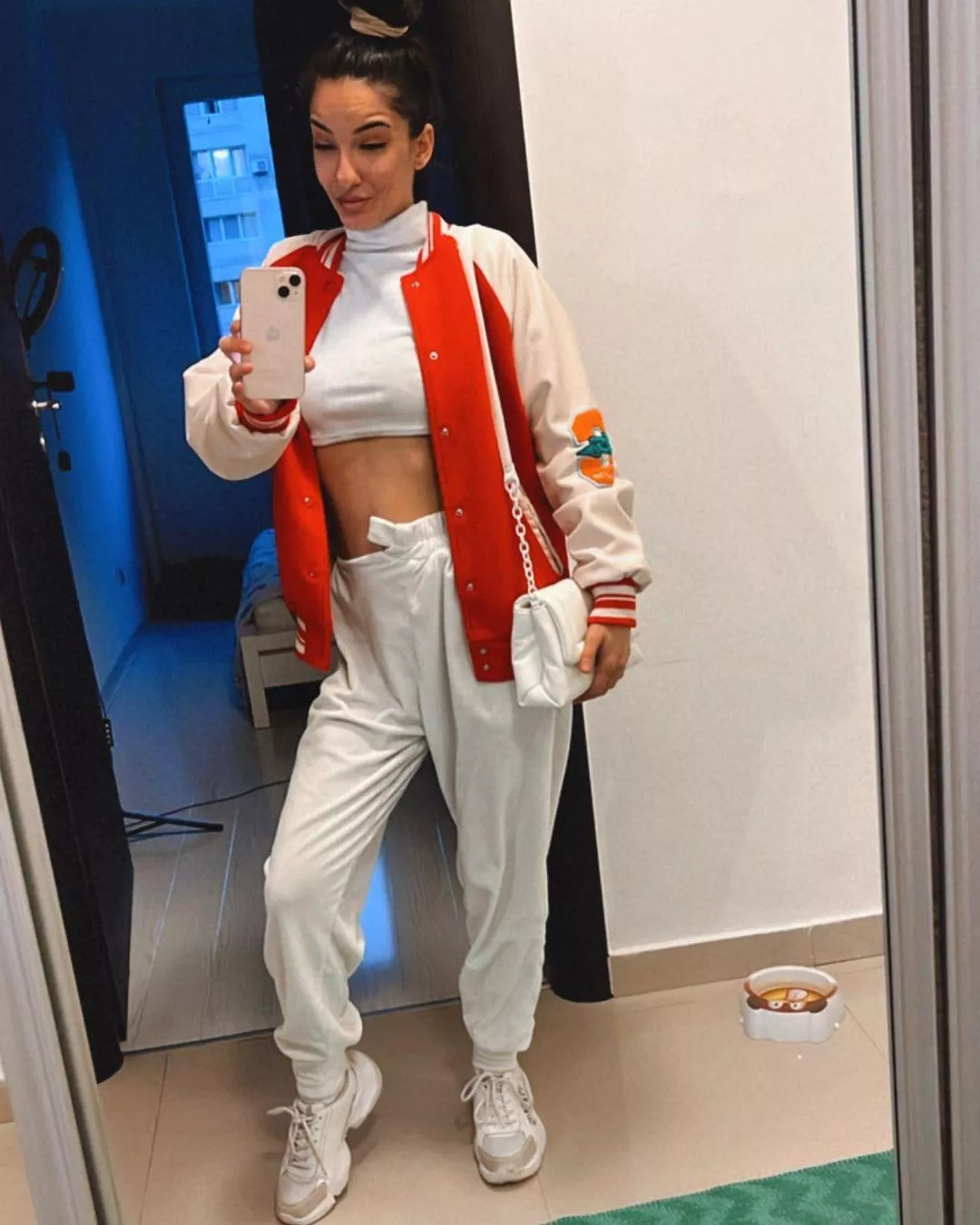 anna_iuliana_ (@anna_iuliana_) [Instagram] posted by Maxwell-95