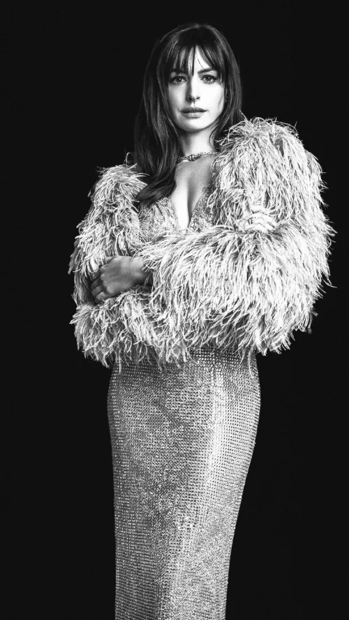 Anne Hathaway by sunnymirte