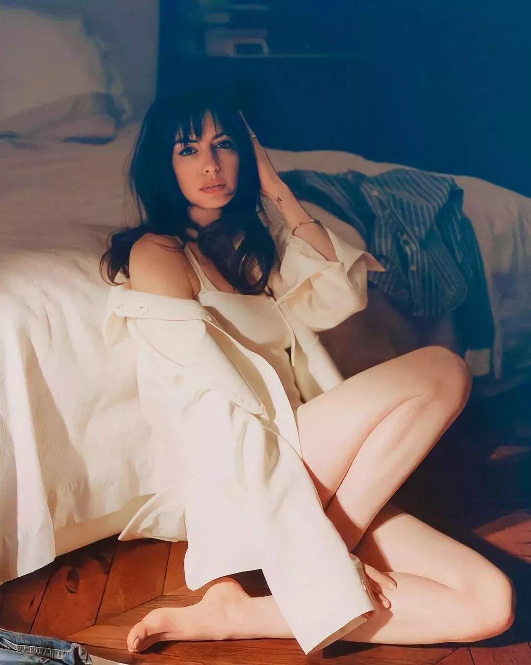 Anne Hathaway is such a MILF, need someone to rp as her for me posted by charliel370