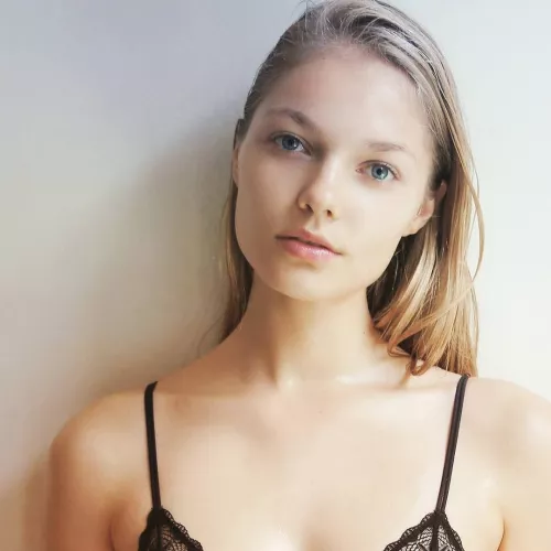 Anniek Arrise by ECTO1984