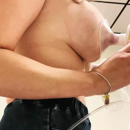 Another busy day at work. Engorged by shadylady0506