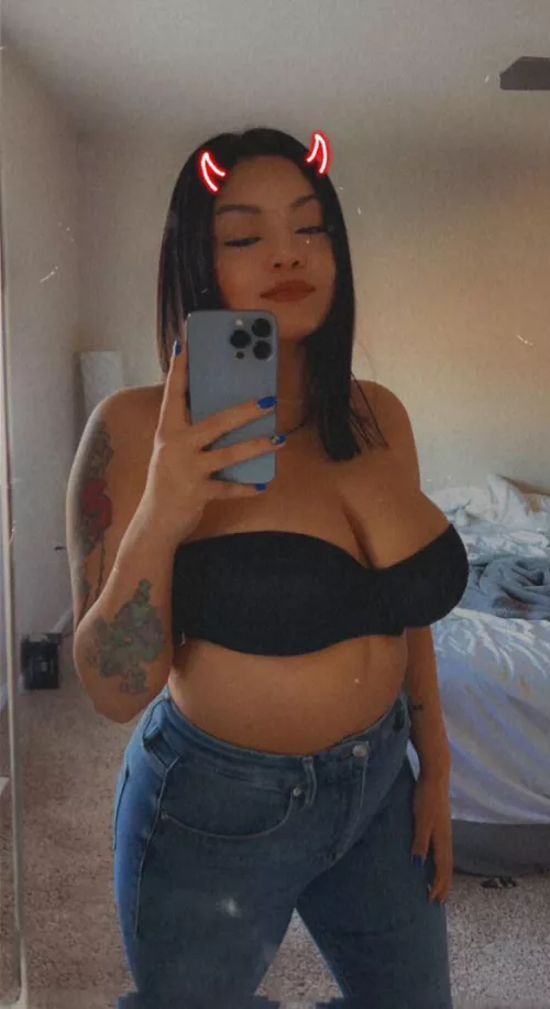 Another day, another snap💳 by GloomyStill_