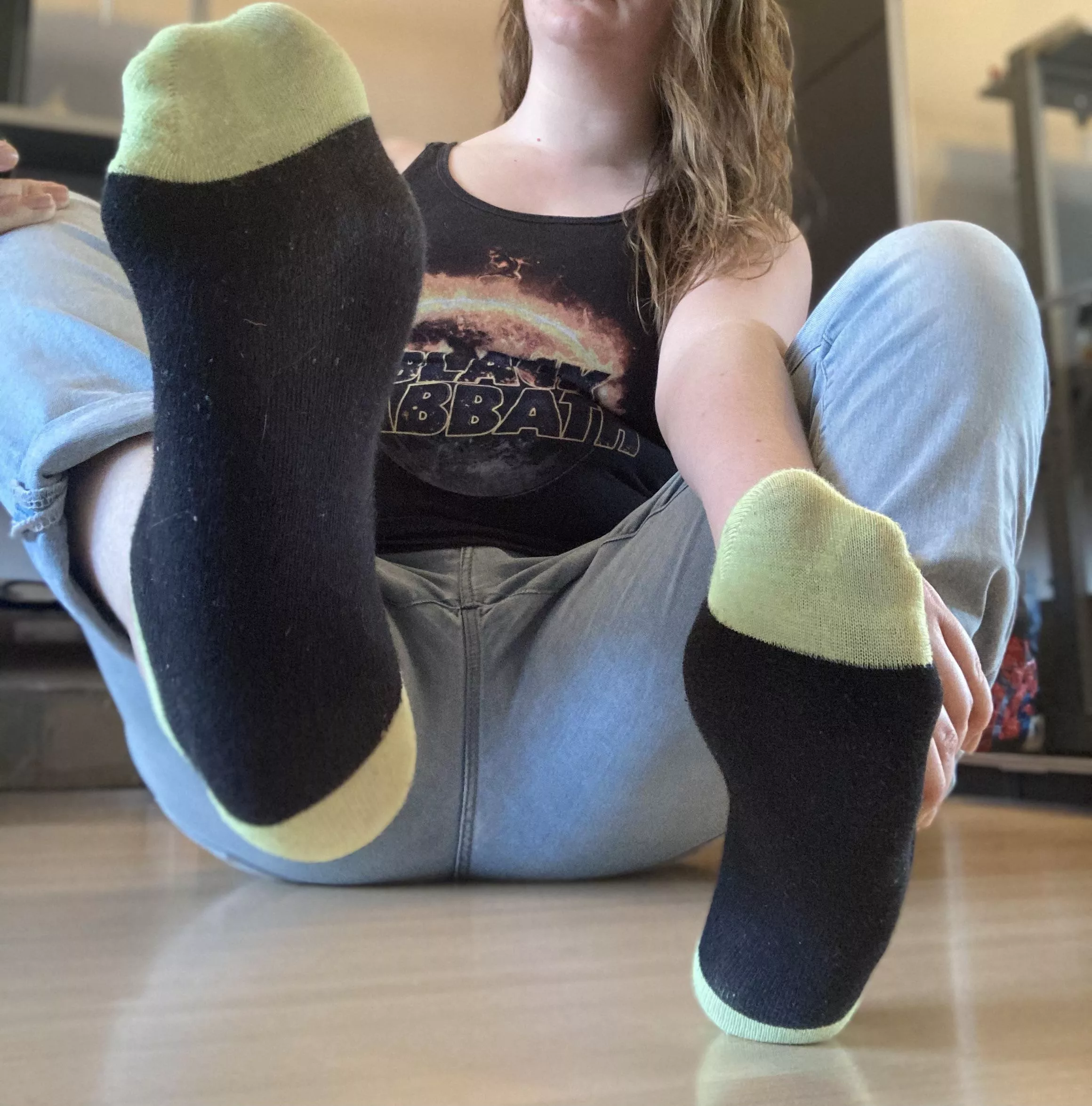 Another hot, sweaty walk today…curious to know how these smell? 🇬🇧 posted by SkimpyScarlett