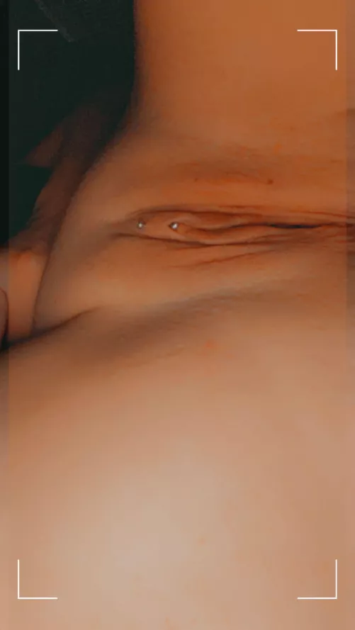 Another view of my pretty kitty ;) I think it’s time to add some variety to my jewelry collection soon… what other cute jewelry options are there for my VCH? Open to suggestions! by taryn_up_ur_heart