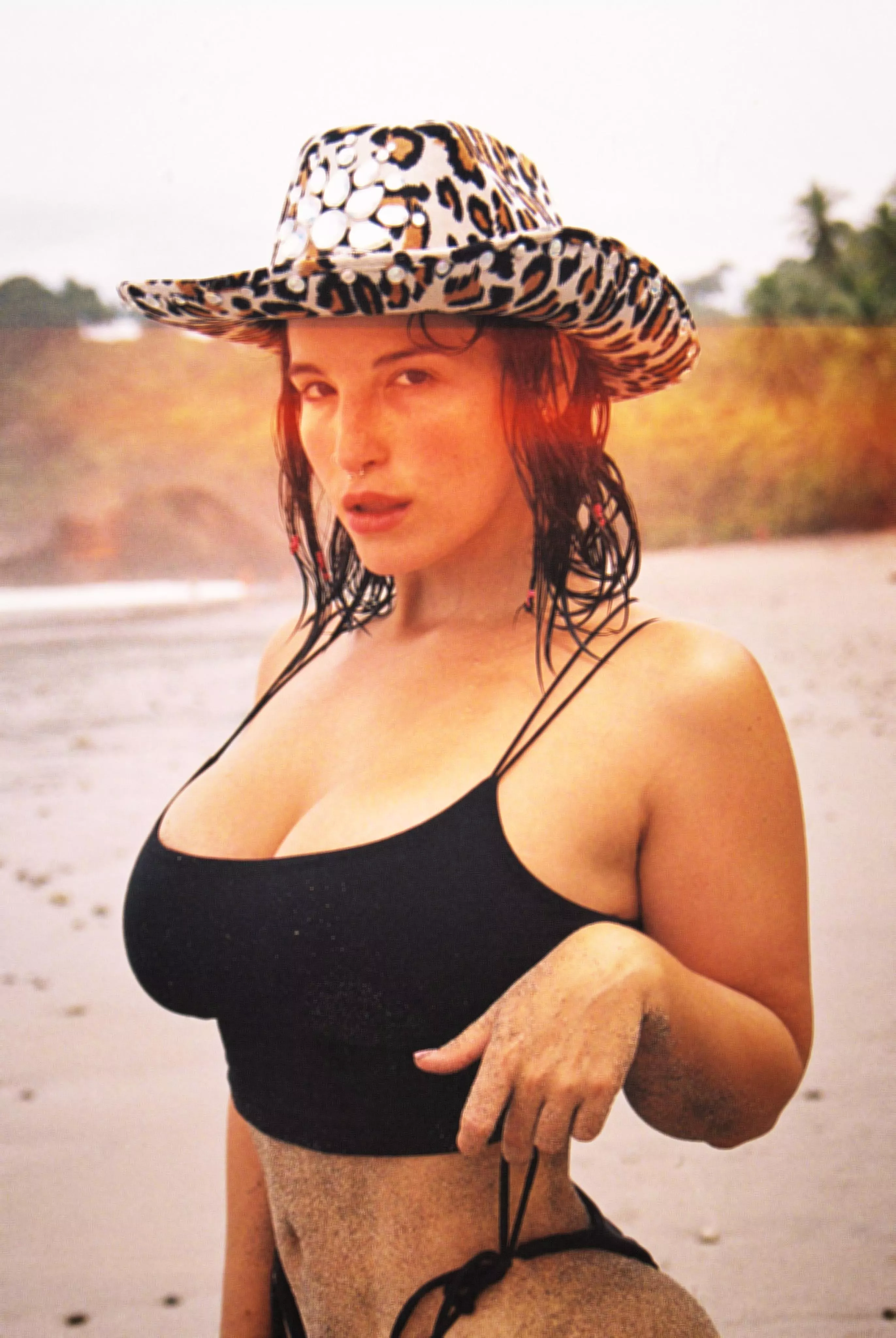 Antonella posted by paulocosmojr