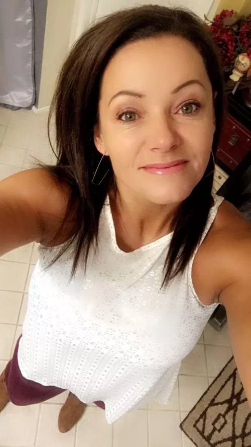 Any bullies interested in her? by Elmalo909