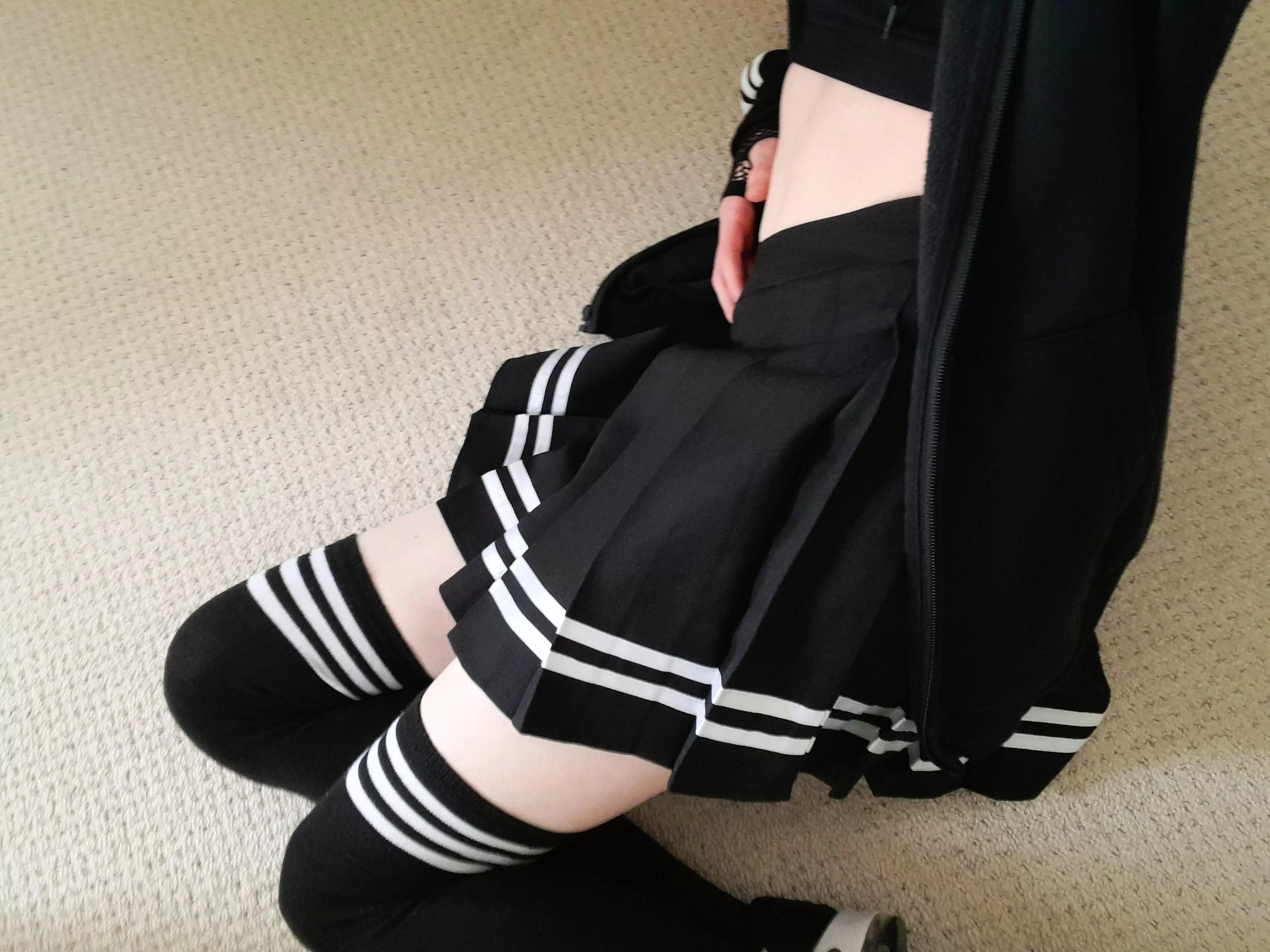 Any cool people want to talk for a bit? :p posted by cherry__boi__