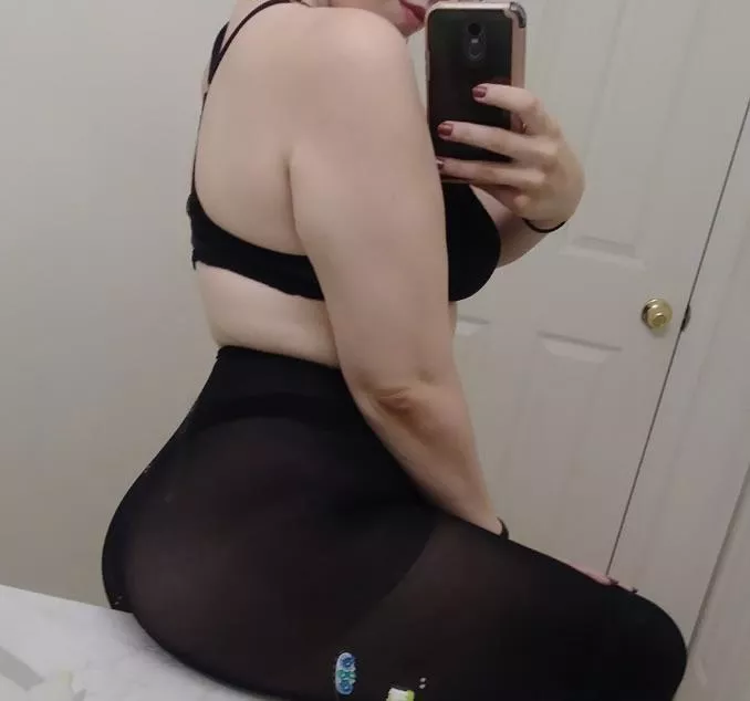 Any cuckqueans or cakes out there want to chat I want to explore more about the community posted by bluepear2357