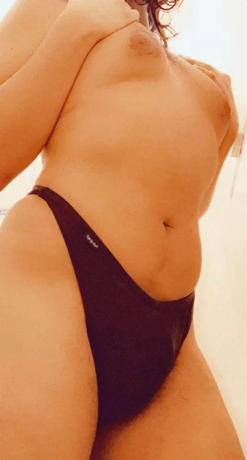 any cute straight guys want an online side thing :) by sebstian26