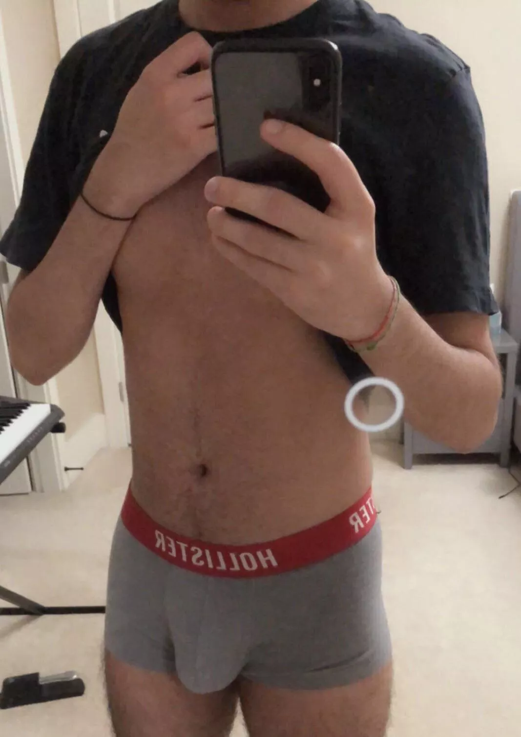 Any cute twink/jocks wanna mess around? Hmu ;) posted by AskAway1337