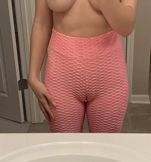 Any fans of milf camel toes? by Ms_SadieBelle