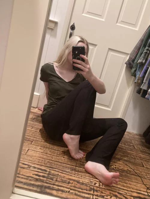 Any foot fans around here? 😏 by Avaadore685