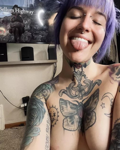 Any gamers here who like to get 🧠while they play? by Late-Shame