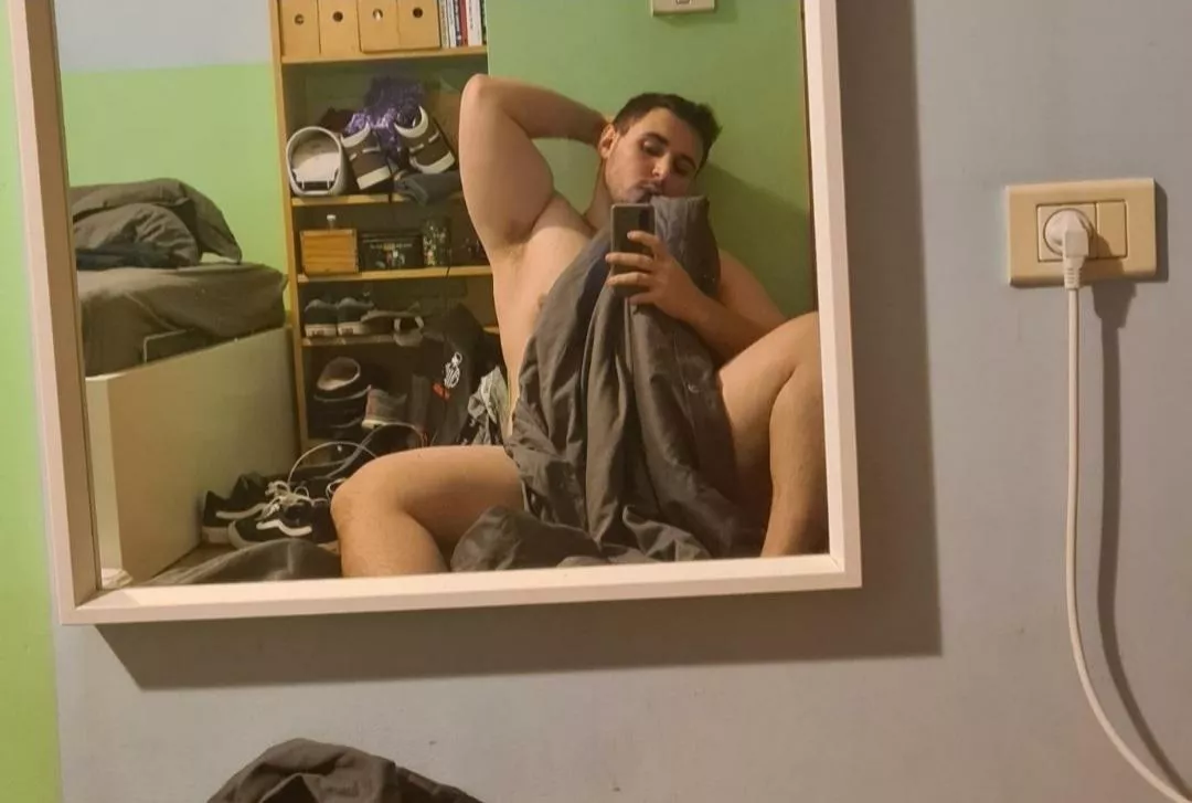 Any ladies here are into Chubbies? 🙈 posted by ItsYeChubby