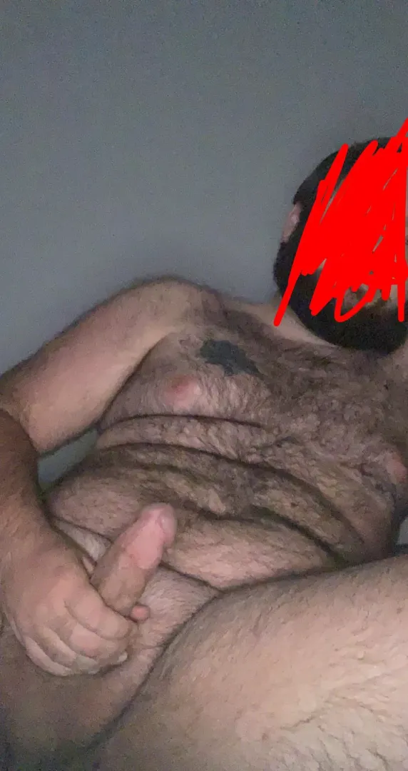 Any LADIES looking to chat?? (DMs Open) by bigchizzy20