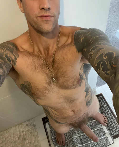 Any ladies wanna ride this tall tattooed uncut kiwi guy? Where are you sitting first? by shavingfoam420