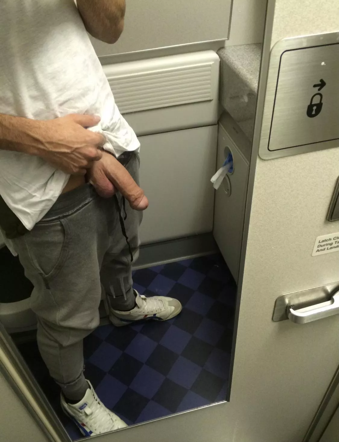 Any mile high service? ✈️ posted by toffs25