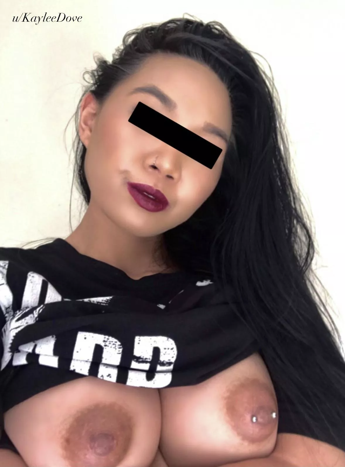 Any naughty daddies willing to man handle my titties & pull my hair 😈 posted by KayleeDove