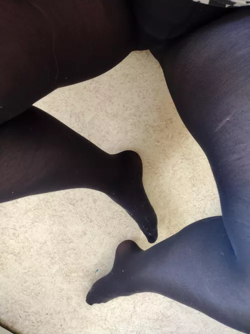 Any nylon toes lovers by LadyFabulous90