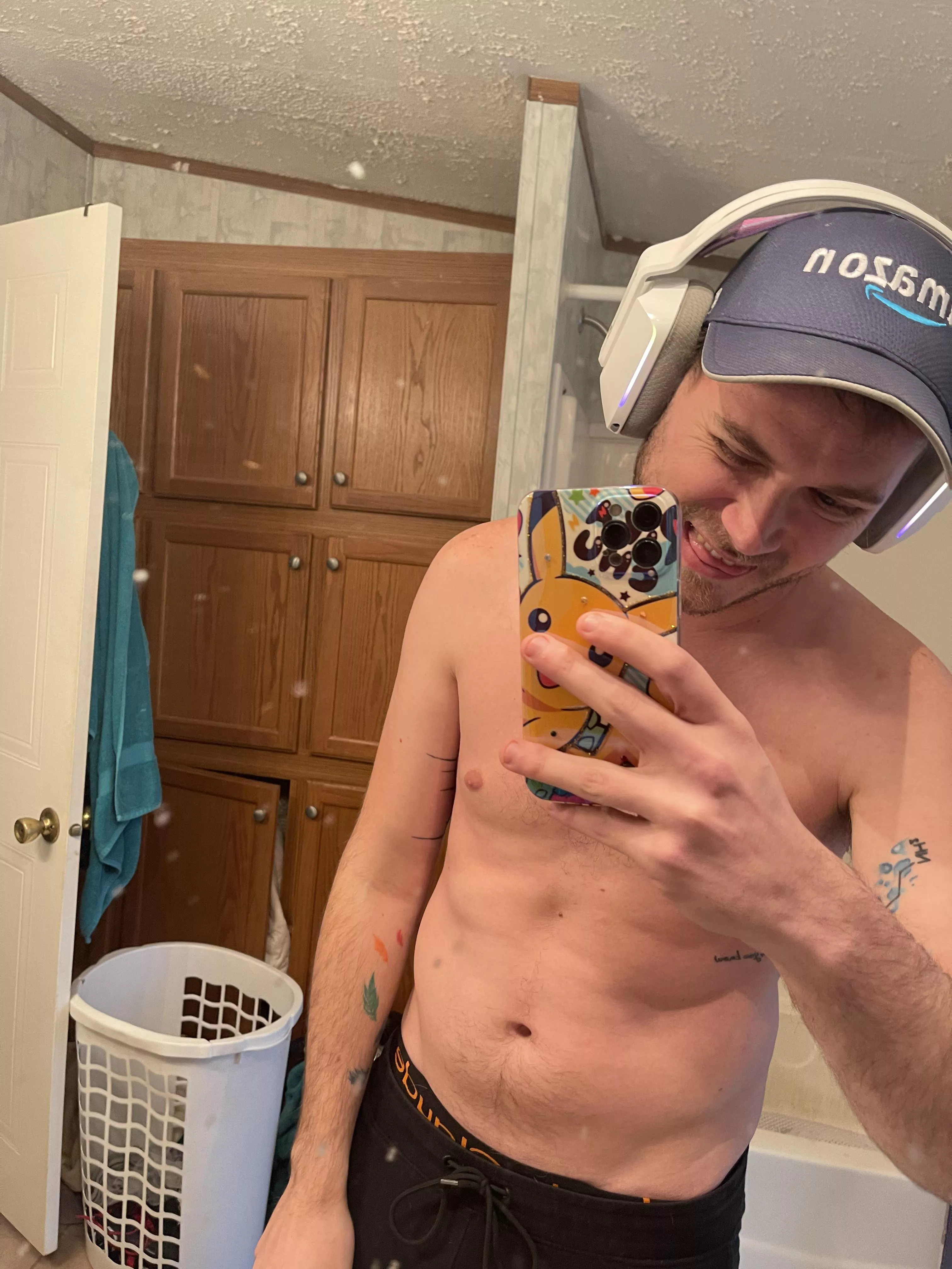 Any PC Overwatch/WoW Gaymers? DM me :) posted by jwgall92