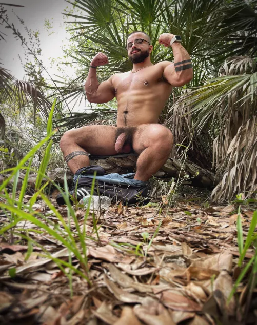 Any str8 or curious hairy bros to chat with? hmu. by xdxxxxxx