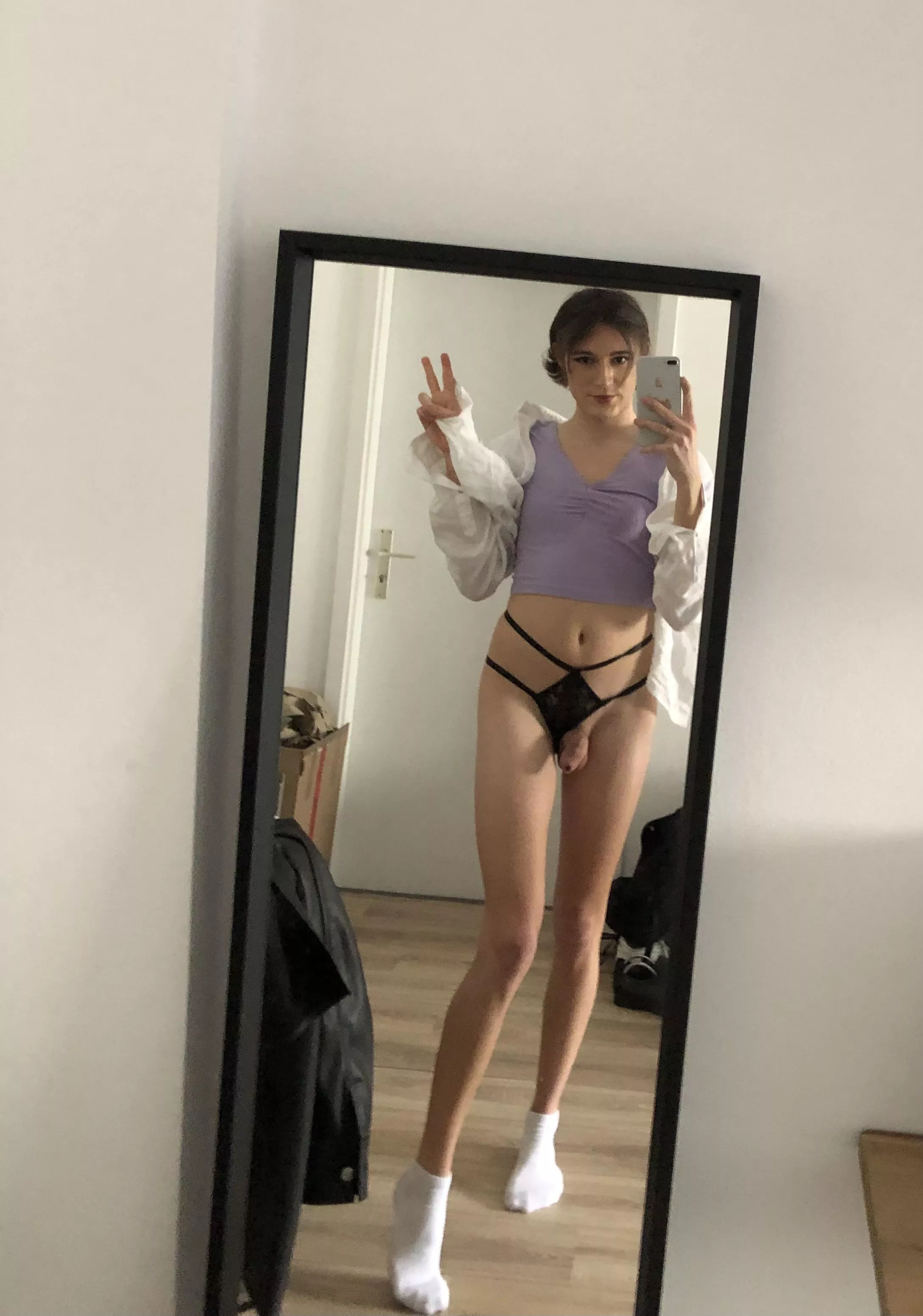 Any straight guys who would f me? C: posted by lookatthatgurl