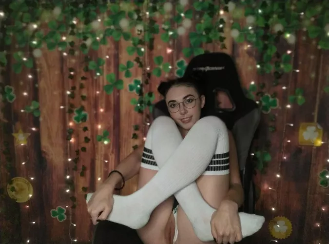 ANY THIGH HIGH FANS ON HERE? by Imaginary-Throat-315