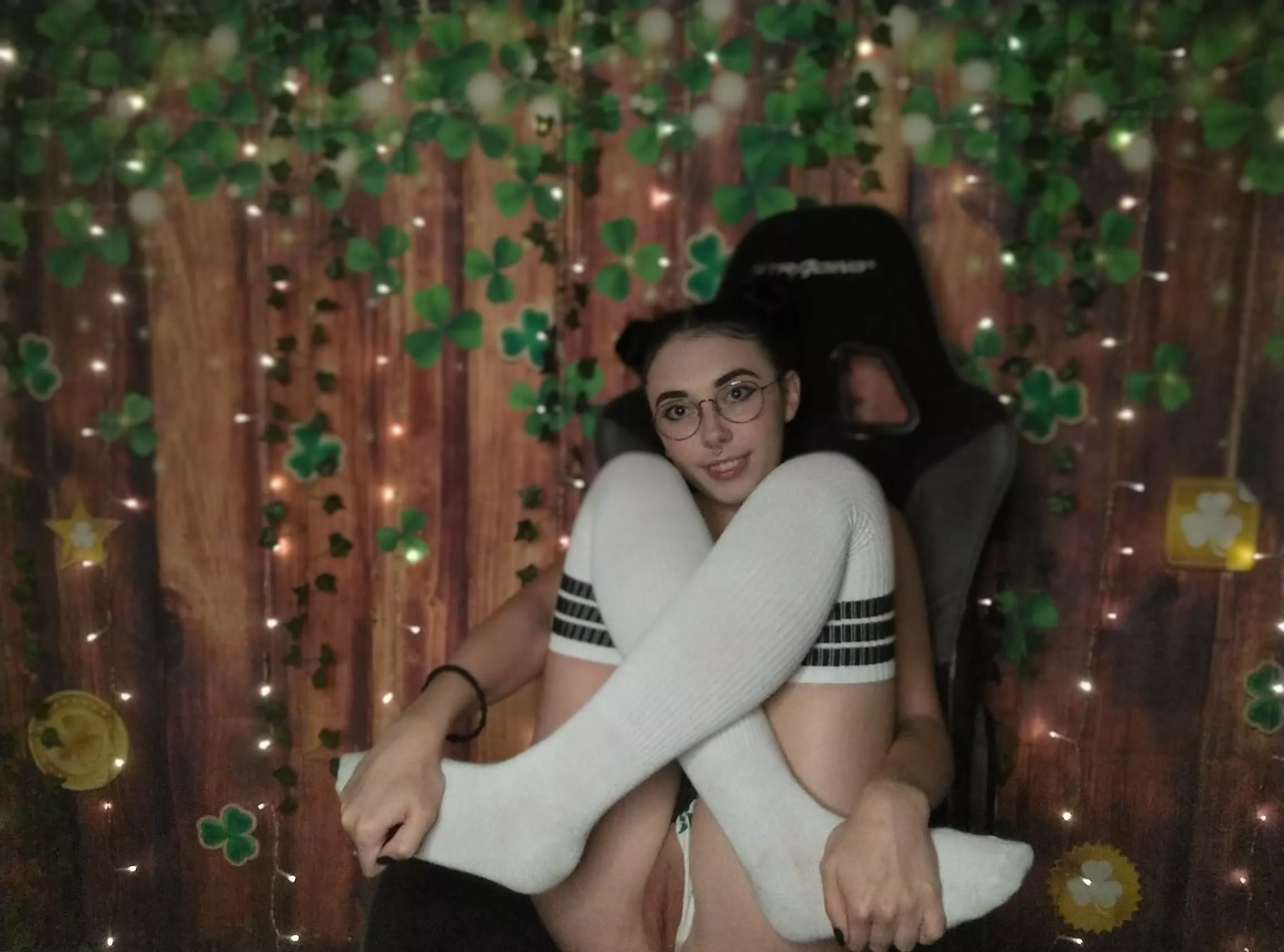 ANY THIGH HIGH FANS ON HERE? posted by Imaginary-Throat-315