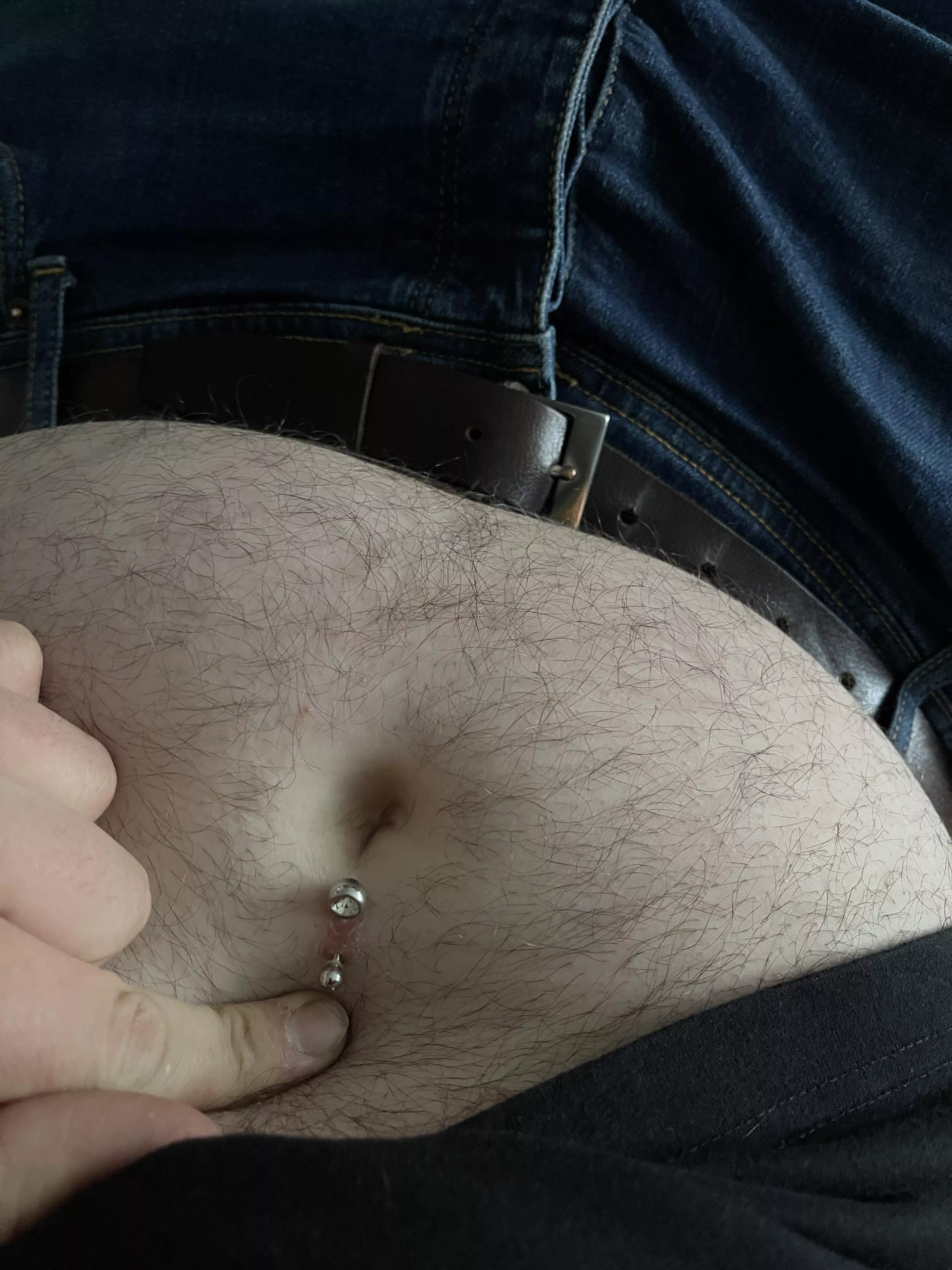 Any UK gals in here that are genuinely into belly buttons? posted by Big_Herms