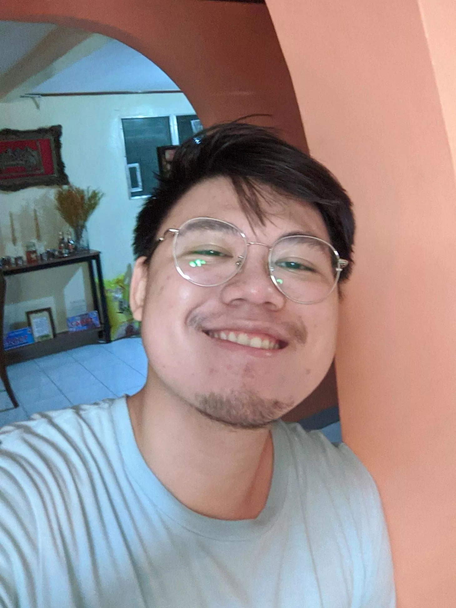 any valorant, league, or apex players?? (21) posted by krispyyw