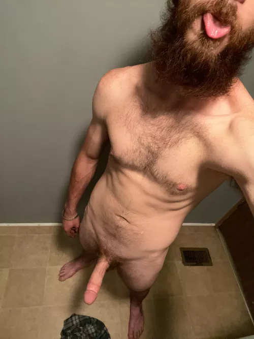 Anybody wanna help a dirty mechanic clean up after work?😌 by Maddabman420