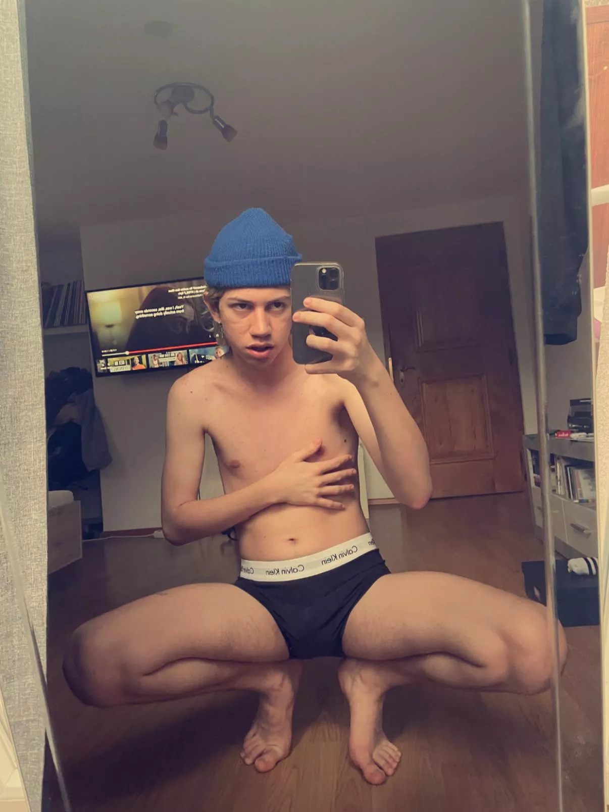 anybody wants to sniff my calvins?😈🔥 posted by freebritney1234