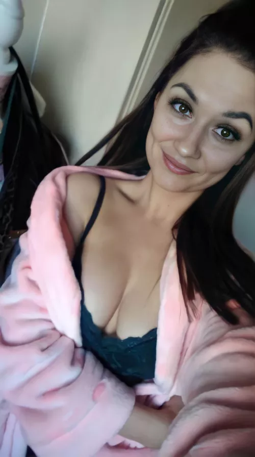 Anyone able to tribute my sexy pregnant milf wife? Bonus if you got a fleshlight to use Kik seany1993. Include the “.” by TheGreatScatsby_1