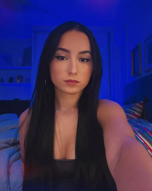 Anyone can see her ass? or more hot girls trib her in kik: VinnSSP by NoMajor7394