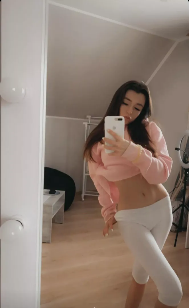 Anyone down for a quickie with a 19 year old? by Mari6mi